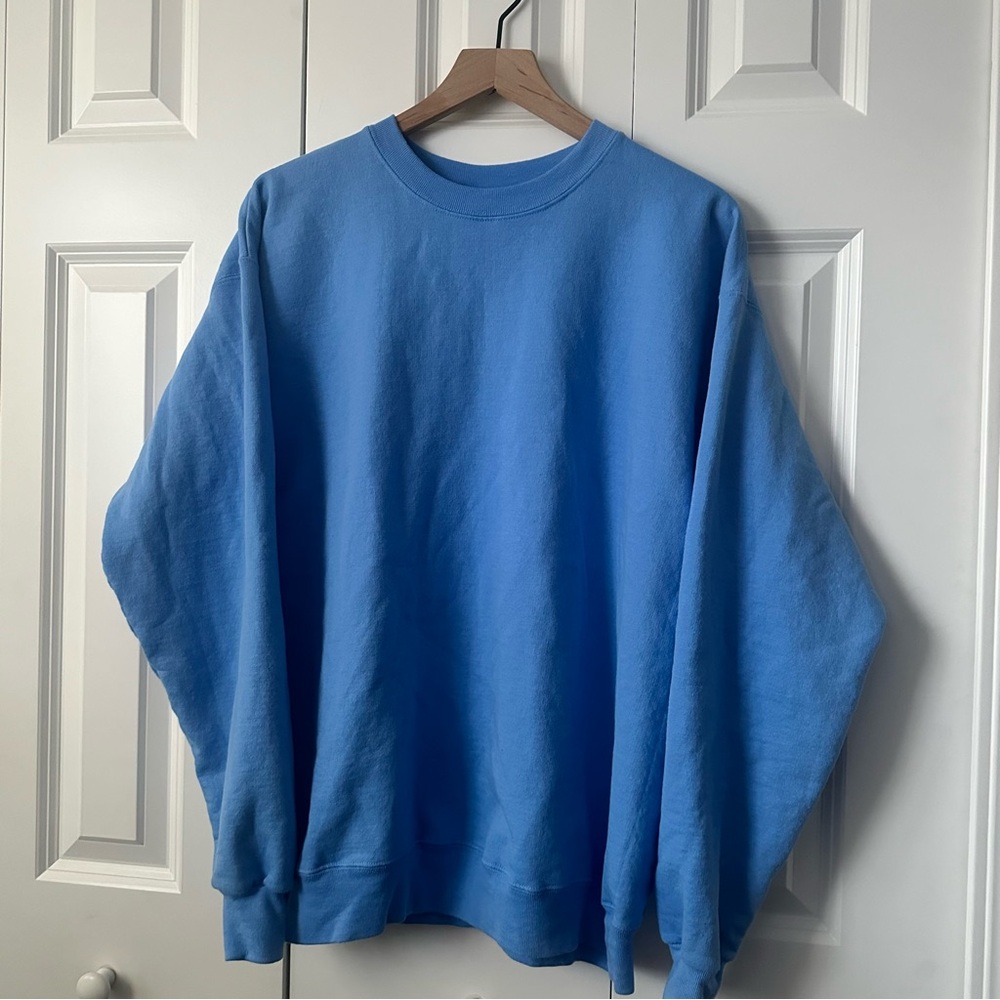 Hanes crewneck sweatshirt